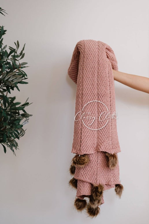 Chenille Pom Blanket: Mauve